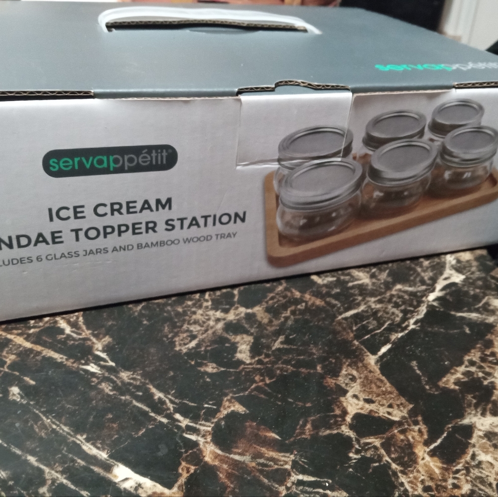 Ice cream sundae topper station